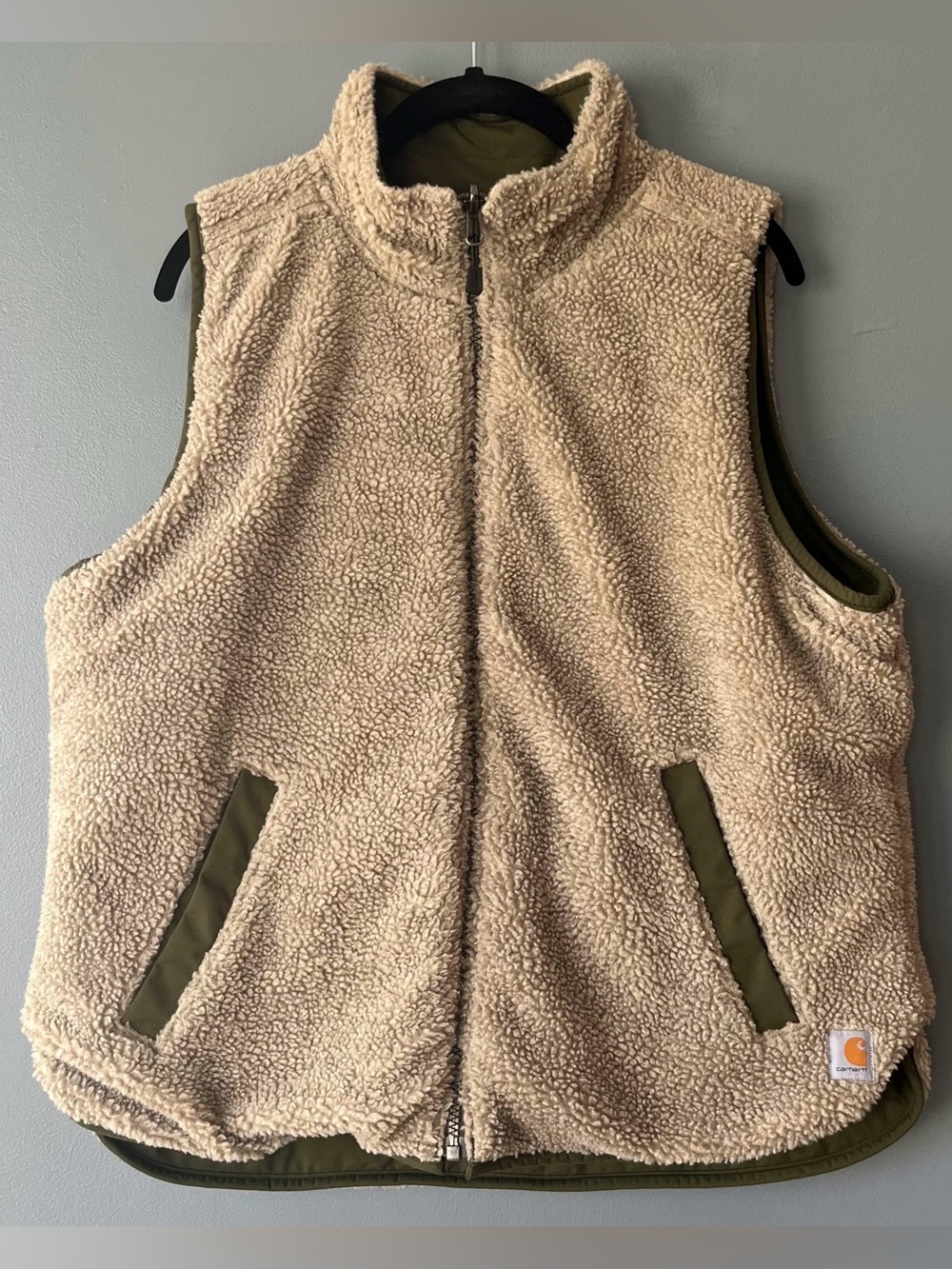 Carhartt Utility Sherpa Lined Reversible Vest in Basil - Picture 6 of 9